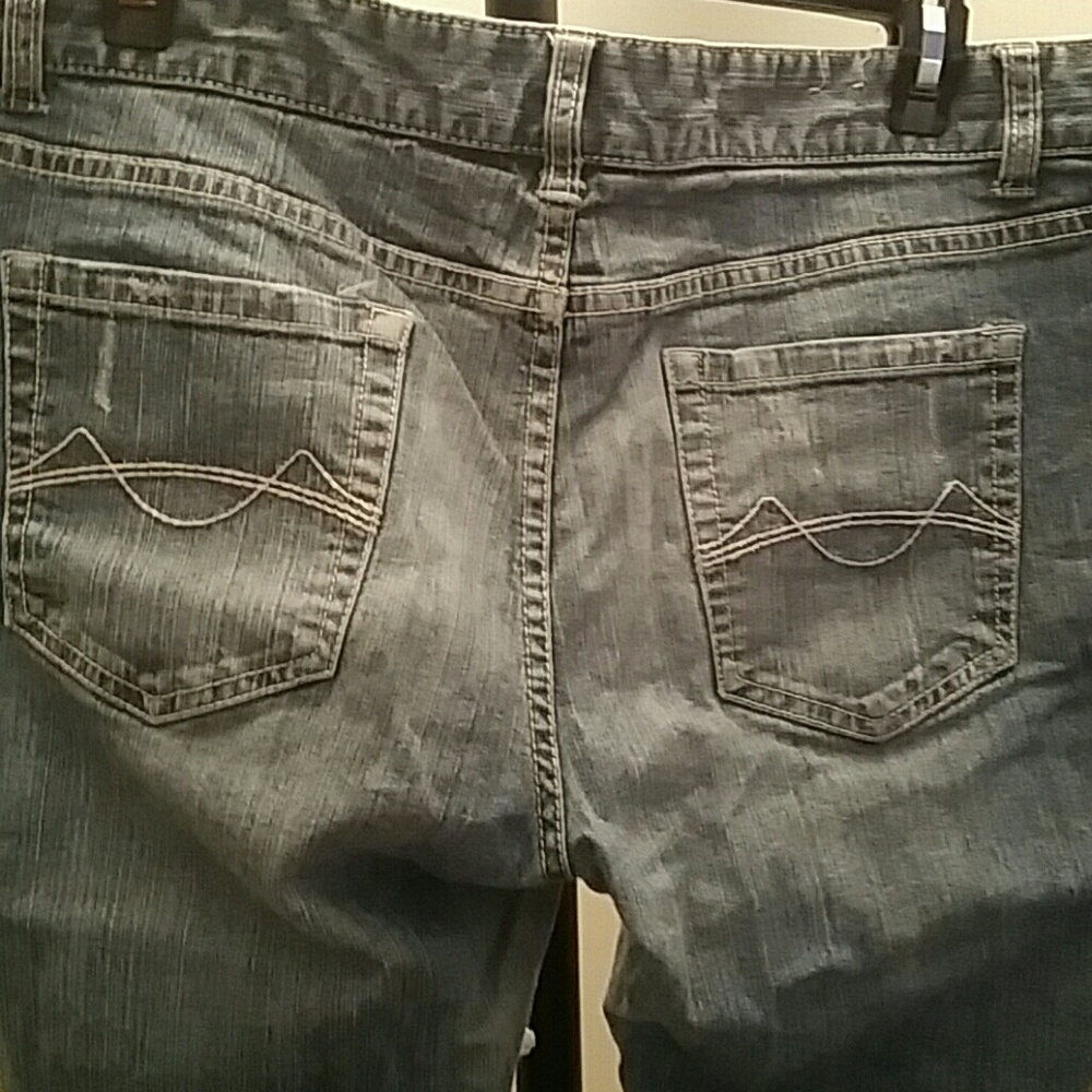 Jean capris - Picture 2 of 2